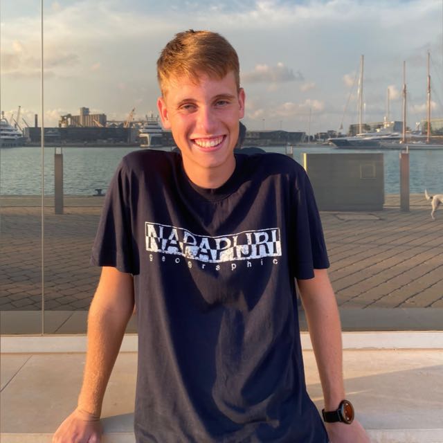 Imatge del  periodista Xavi Garcia al Gimnàstic Tarragona